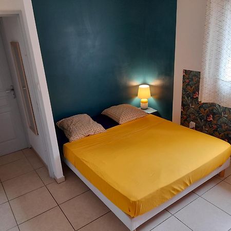 Appartement T3 Proche Aeroport Et Nordev Sainte-Clotilde Extérieur photo