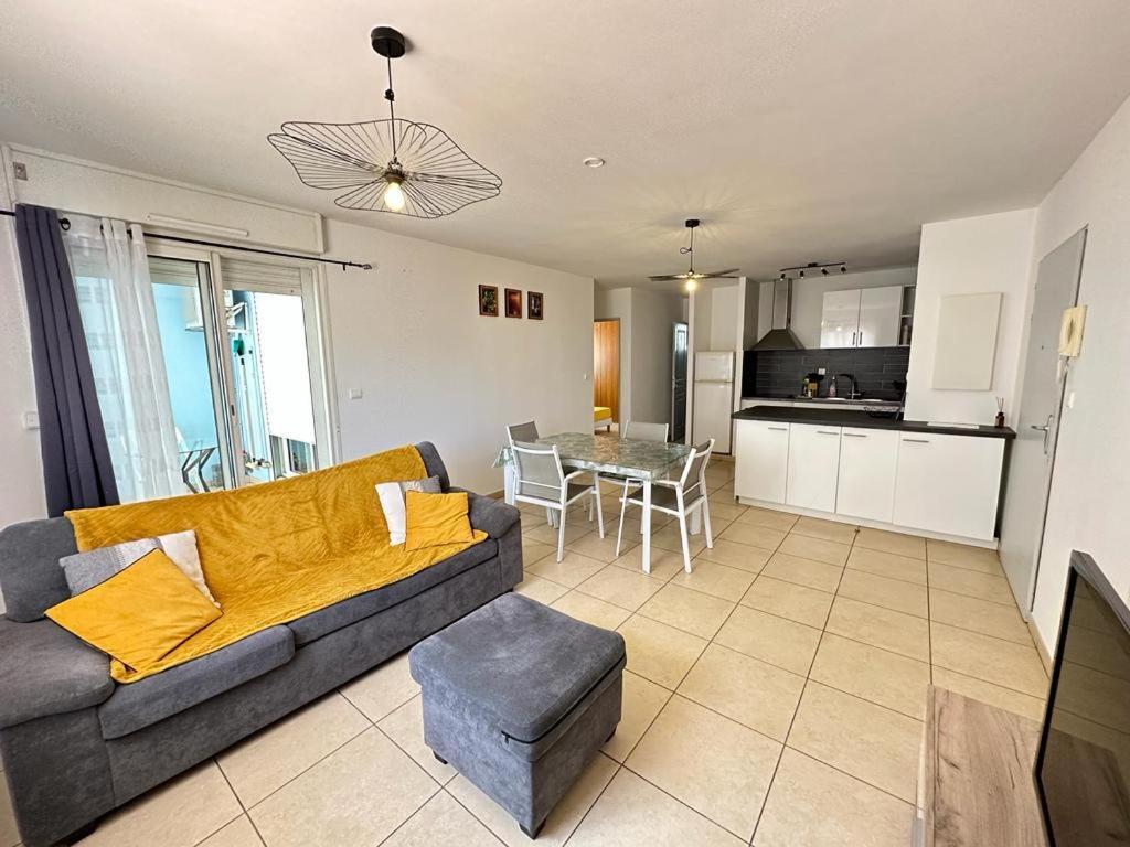 Appartement T3 Proche Aeroport Et Nordev Sainte-Clotilde Extérieur photo